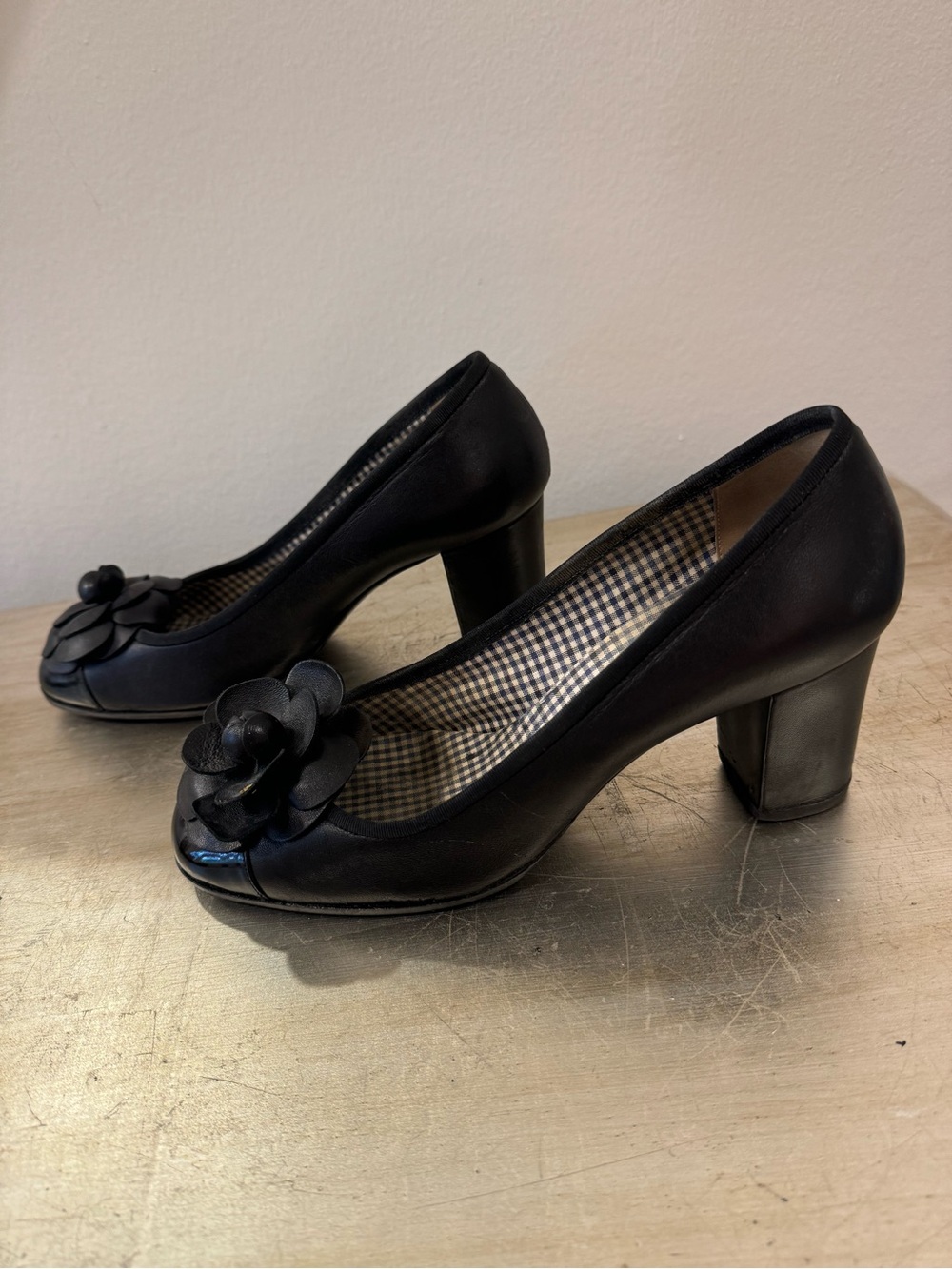 Chanel Vintage Black Leather and Patent Leather Cap Toe Camellia Block Heels - Picture 5 of 8